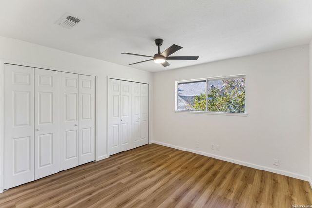 1422 E Sunshine Dr, San Antonio, TX 78228