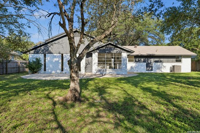 1422 E Sunshine Dr, San Antonio, TX 78228