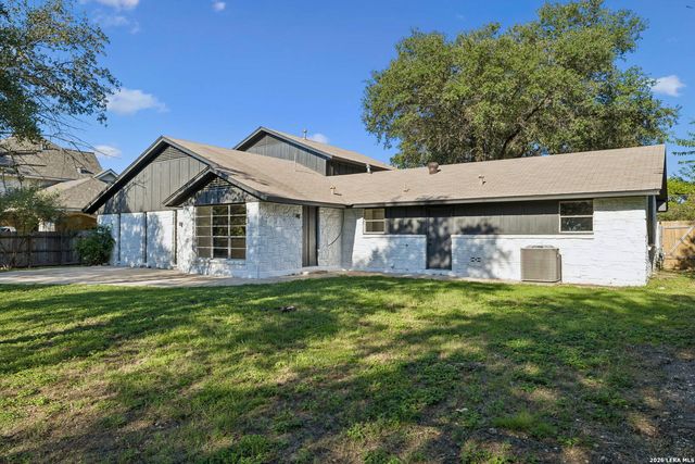 1422 E Sunshine Dr, San Antonio, TX 78228