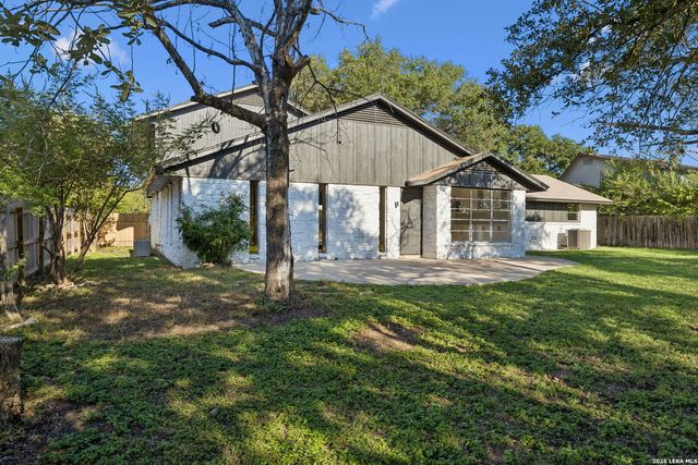 1422 E Sunshine Dr, San Antonio, TX 78228