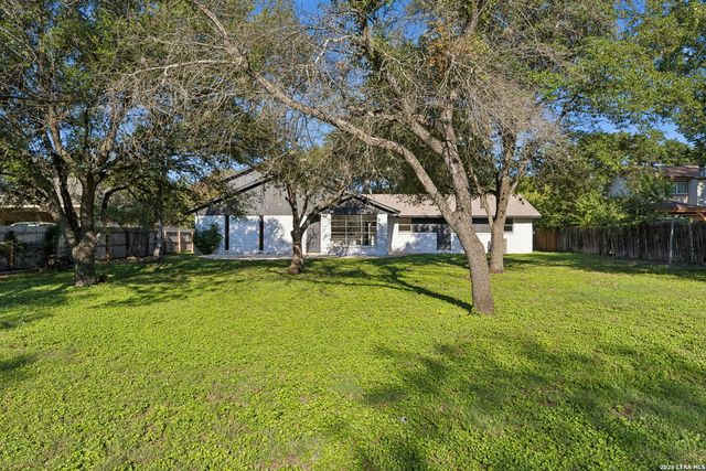 1422 E Sunshine Dr, San Antonio, TX 78228