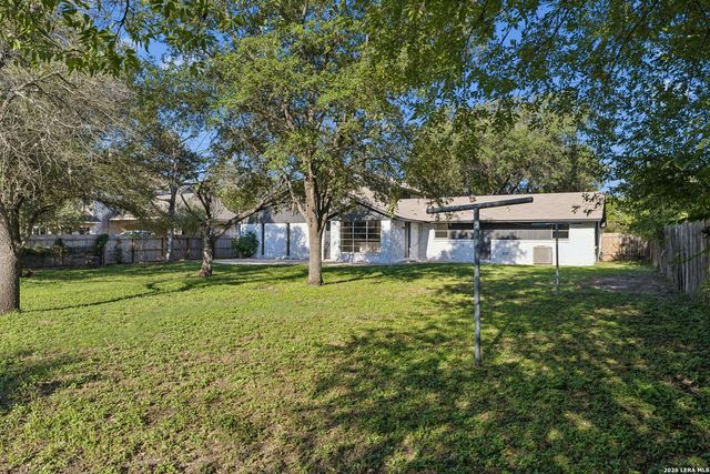 1422 E Sunshine Dr, San Antonio, TX 78228
