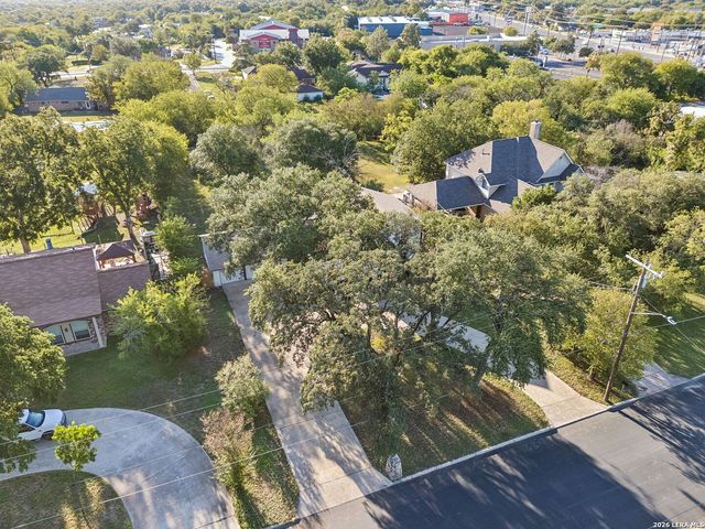1422 E Sunshine Dr, San Antonio, TX 78228