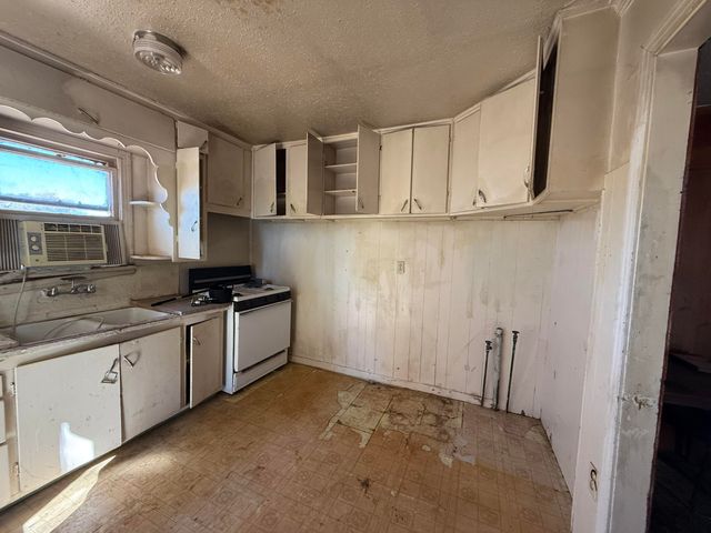 2419 39th Street, Lubbock, TX 79412