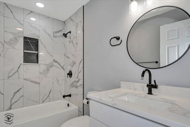 702 S Lincoln Avenue, Kankakee, IL 60901