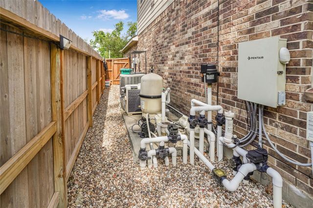 23478 Fauburg Drive, New Caney, TX 77357