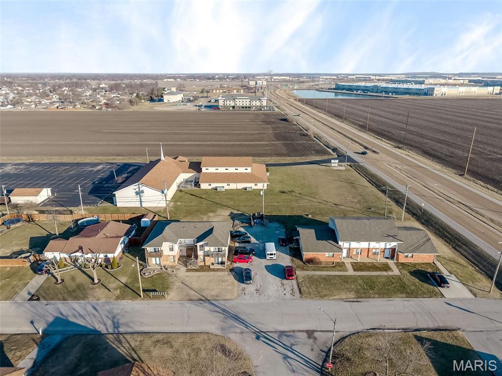 Image 2 of property listing at 1 and 3 Georgetown Drive, Granite City, IL 62040