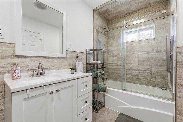 54 Taylor St, Granby, MA 01033