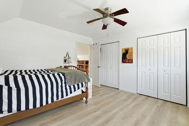 54 Taylor St, Granby, MA 01033