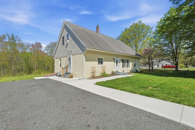 54 Taylor St, Granby, MA 01033