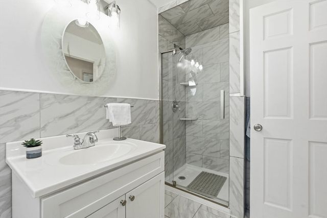 54 Taylor St, Granby, MA 01033