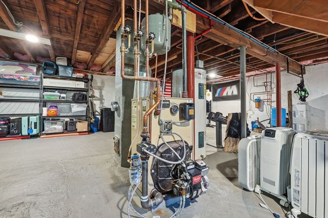 54 Taylor St, Granby, MA 01033