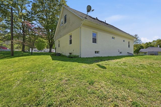 54 Taylor St, Granby, MA 01033