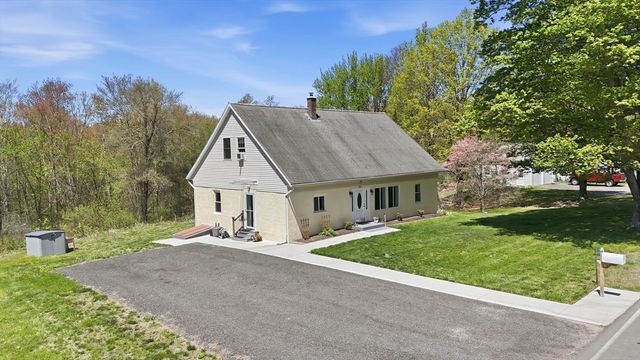 54 Taylor St, Granby, MA 01033