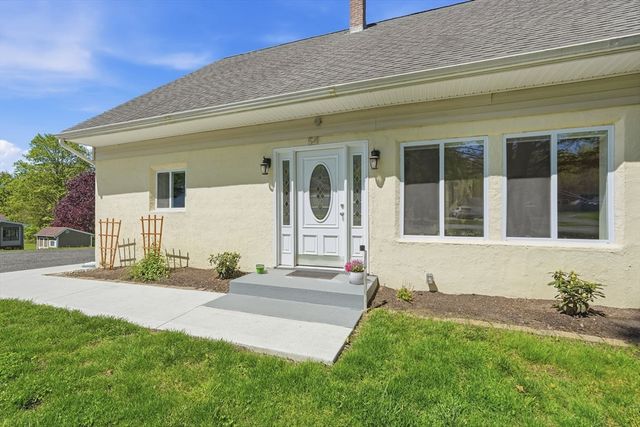 54 Taylor St, Granby, MA 01033