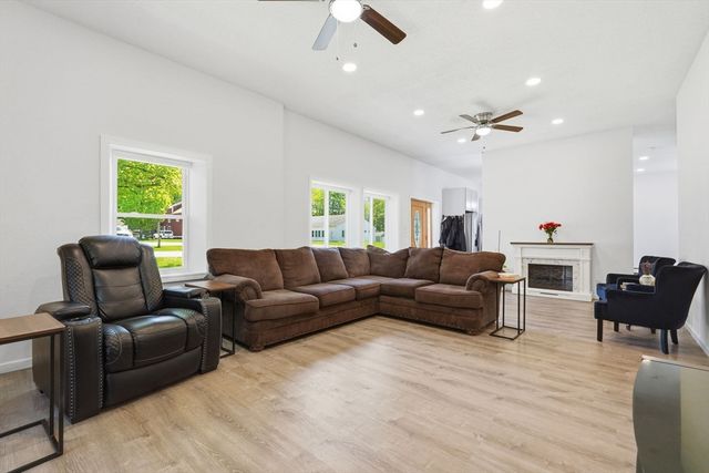54 Taylor St, Granby, MA 01033