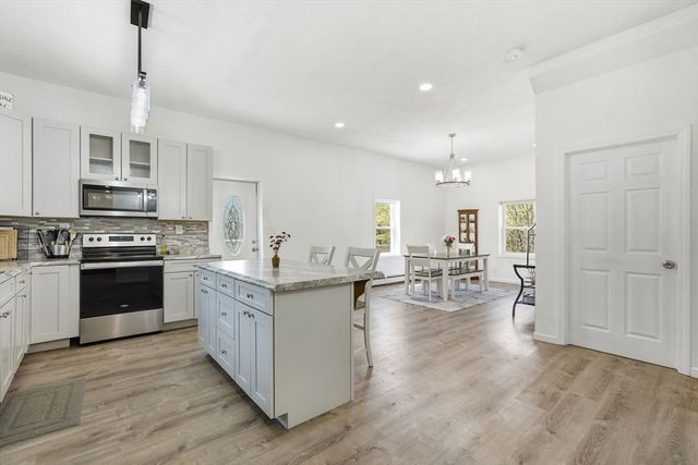 54 Taylor St, Granby, MA 01033