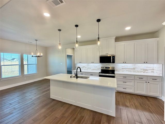 1013 Sabrina Court, Weatherford, TX 76085