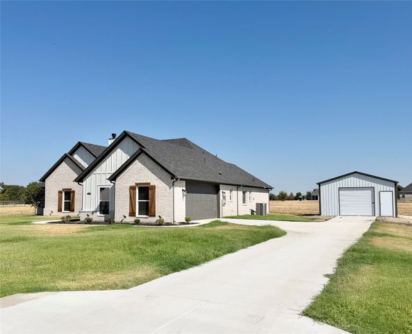 1013 Sabrina Court, Weatherford, TX 76085