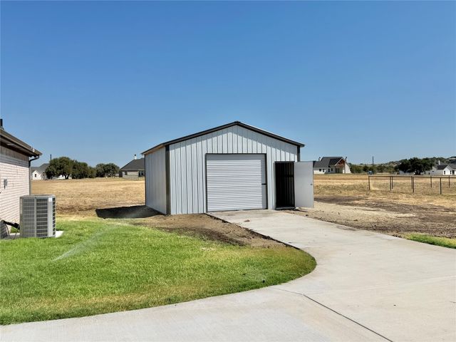 1013 Sabrina Court, Weatherford, TX 76085