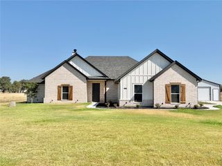 1013 Sabrina Court, Weatherford, TX 76085