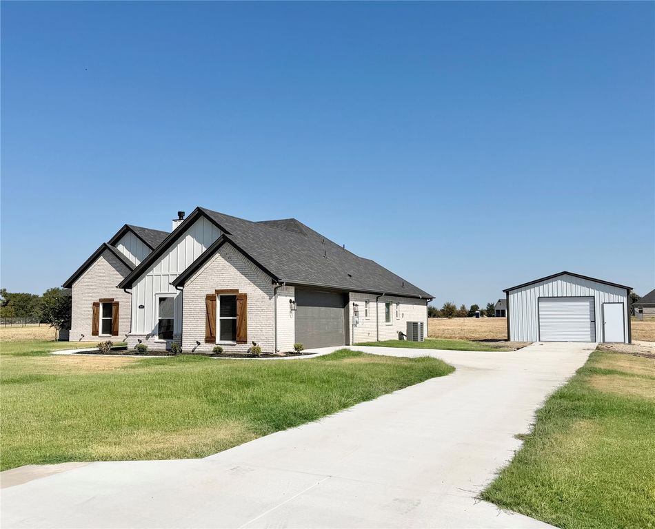 1013 Sabrina Court, Weatherford, TX 76085 — photo 2