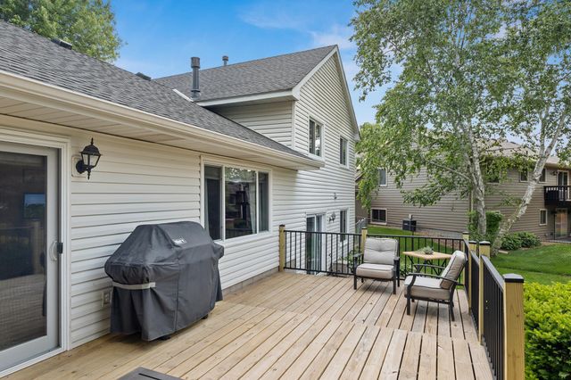 349 69th Street N, Mahtomedi, MN 55115