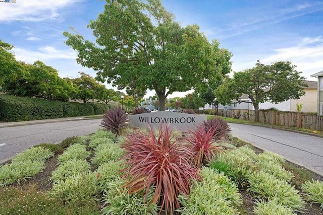 205 Dursey Dr, Pinole, CA 94564