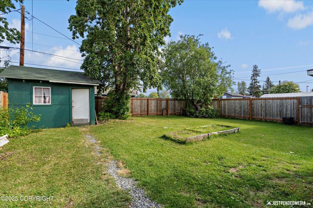 1801 Cleveland Avenue, Anchorage, AK 99517
