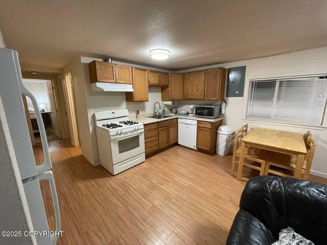 1801 Cleveland Avenue, Anchorage, AK 99517