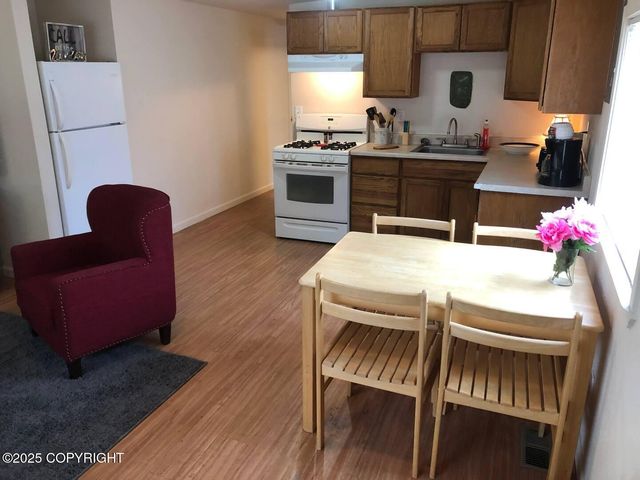 1801 Cleveland Avenue, Anchorage, AK 99517