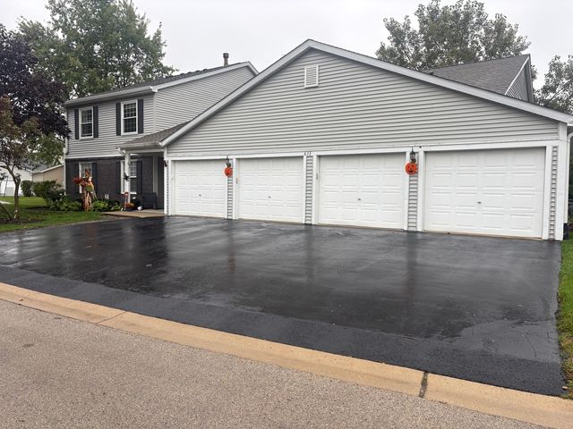 633 Mallard Court A2, Bartlett, IL 60103