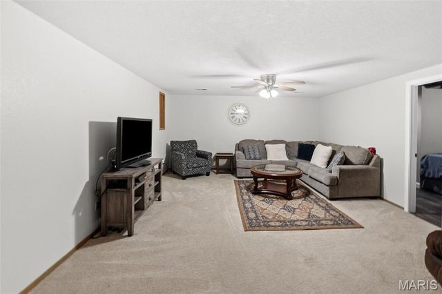 616 Sundance Trail, Troy, IL 62294