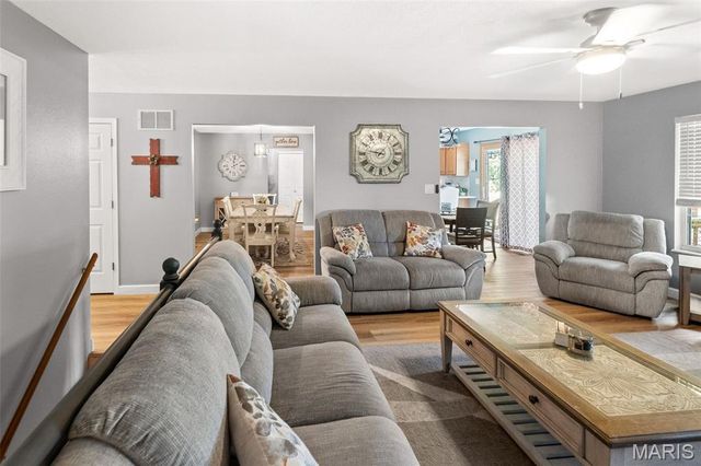 616 Sundance Trail, Troy, IL 62294