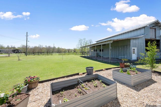 41082 Millie Rd, Gonzales, LA 70737