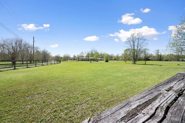 41082 Millie Rd, Gonzales, LA 70737