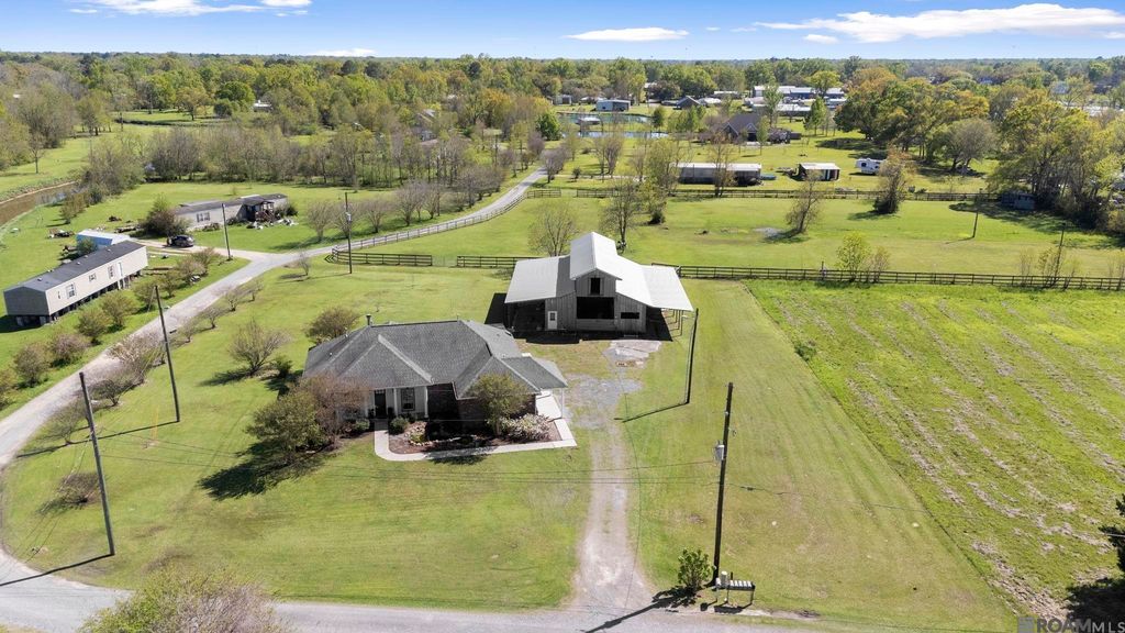 41082 Millie Rd, Gonzales, LA 70737