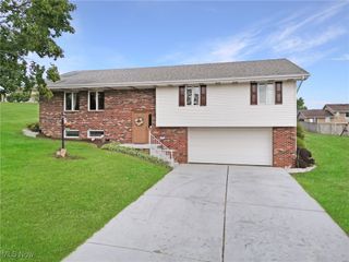 300 Harmony Drive, Wintersville, OH 43953