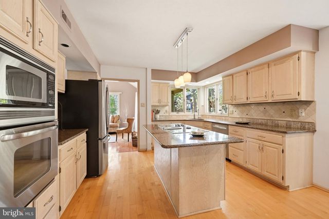 5 DEVONWOOD CT, Voorhees, NJ 08043