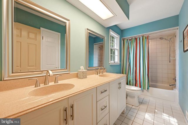 5 DEVONWOOD CT, Voorhees, NJ 08043