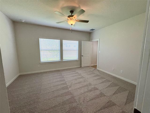 109 Corn LN, Hutto, TX 78634