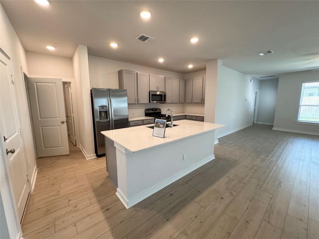 109 Corn LN, Hutto, TX 78634