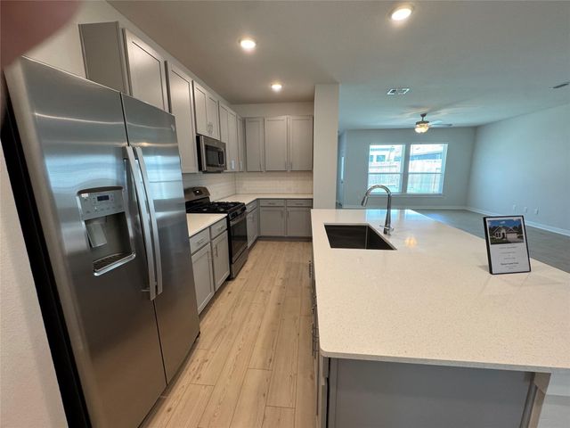 109 Corn LN, Hutto, TX 78634