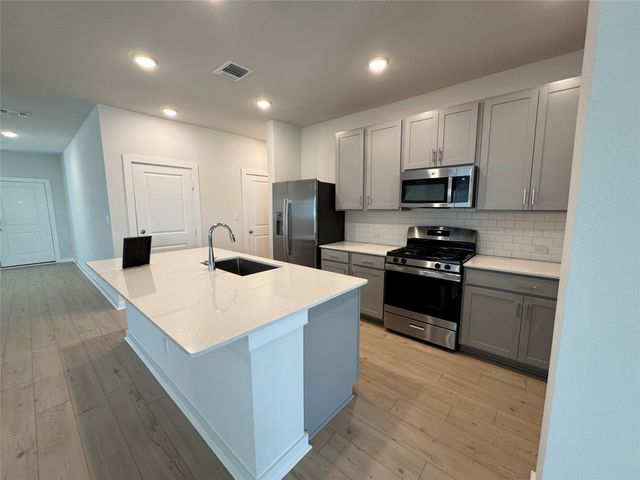 109 Corn LN, Hutto, TX 78634