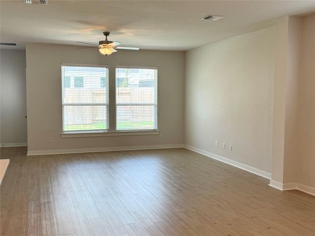 109 Corn LN, Hutto, TX 78634