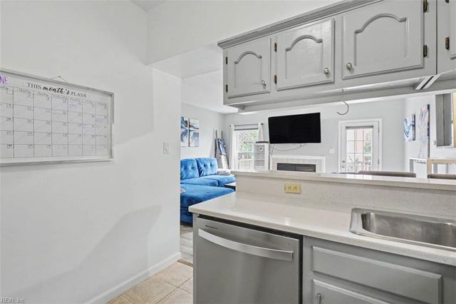 600 Guy LN, Newport News, VA 23602
