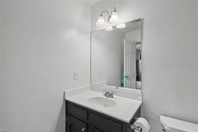 600 Guy LN, Newport News, VA 23602