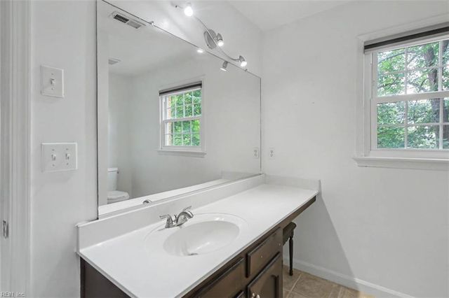 600 Guy LN, Newport News, VA 23602