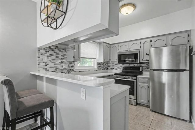 600 Guy LN, Newport News, VA 23602