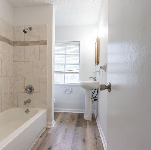 629 13th Avenue N, Texas City, TX 77590